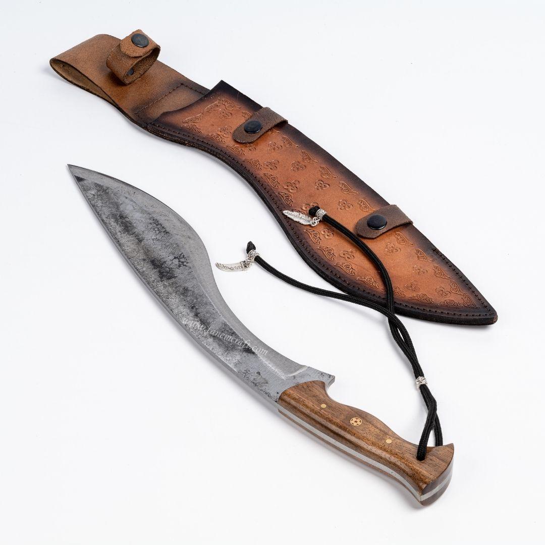 Dövme Çelik Kukri Ceviz Saplı 34 CM