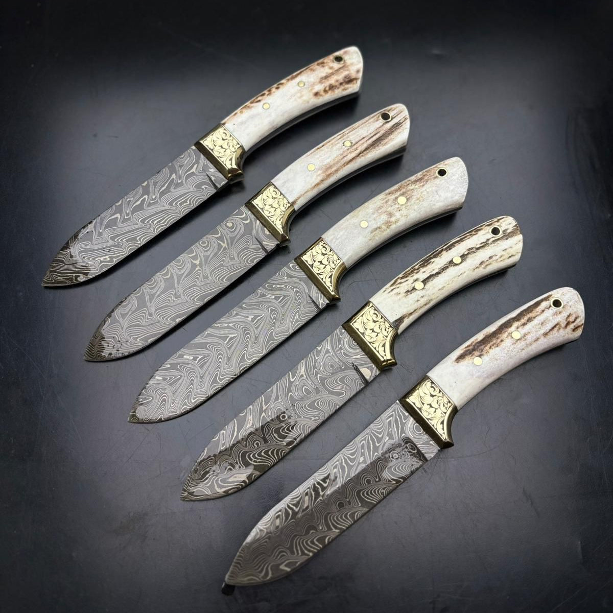Damascus Çelik Geyik Boynuzu Saplı Altın Gravürlü 22 CM Kamp Bıçağı