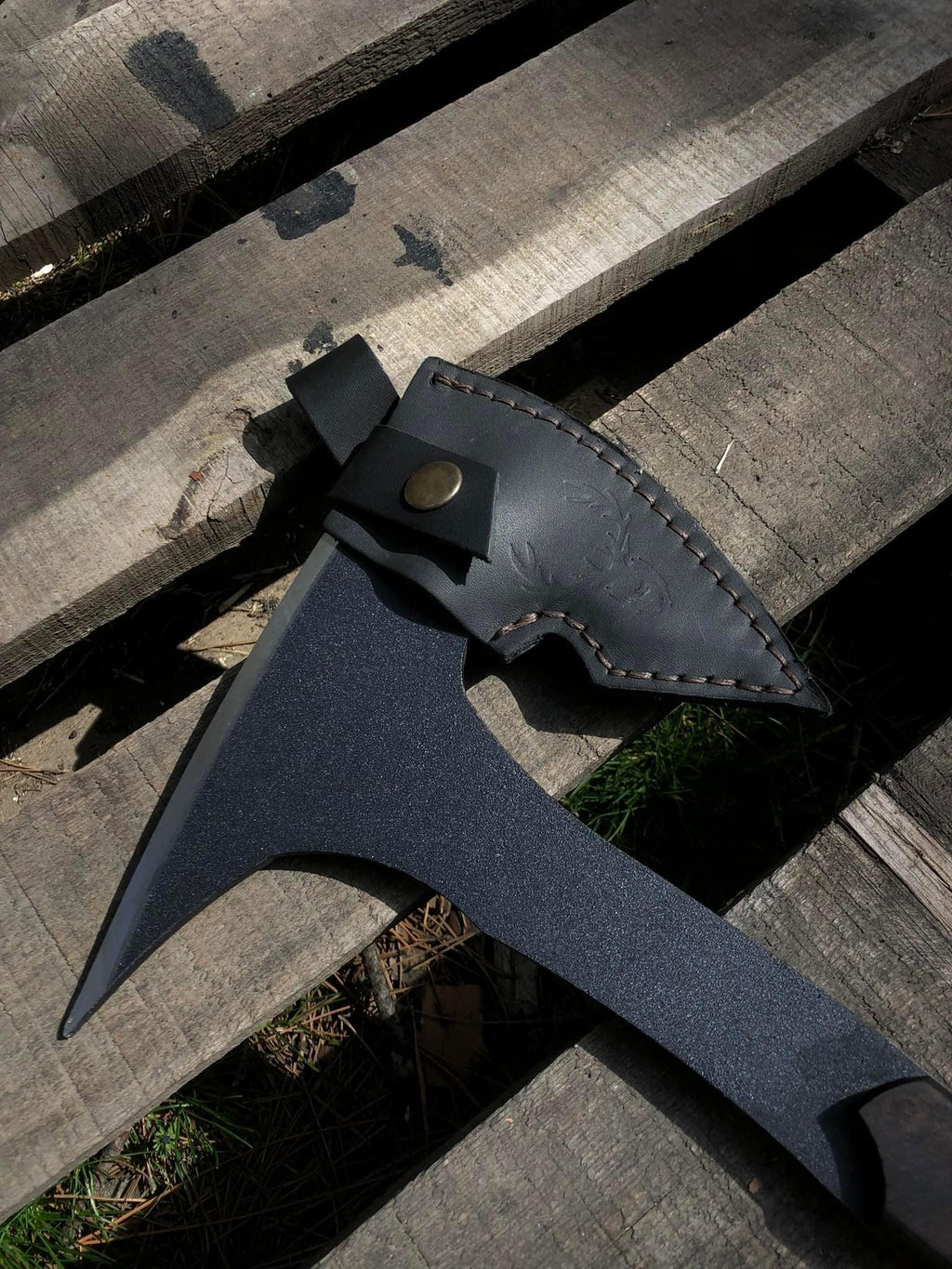 Kamp Baltasi Karbon Çelik Ceviz Sap 32 CM