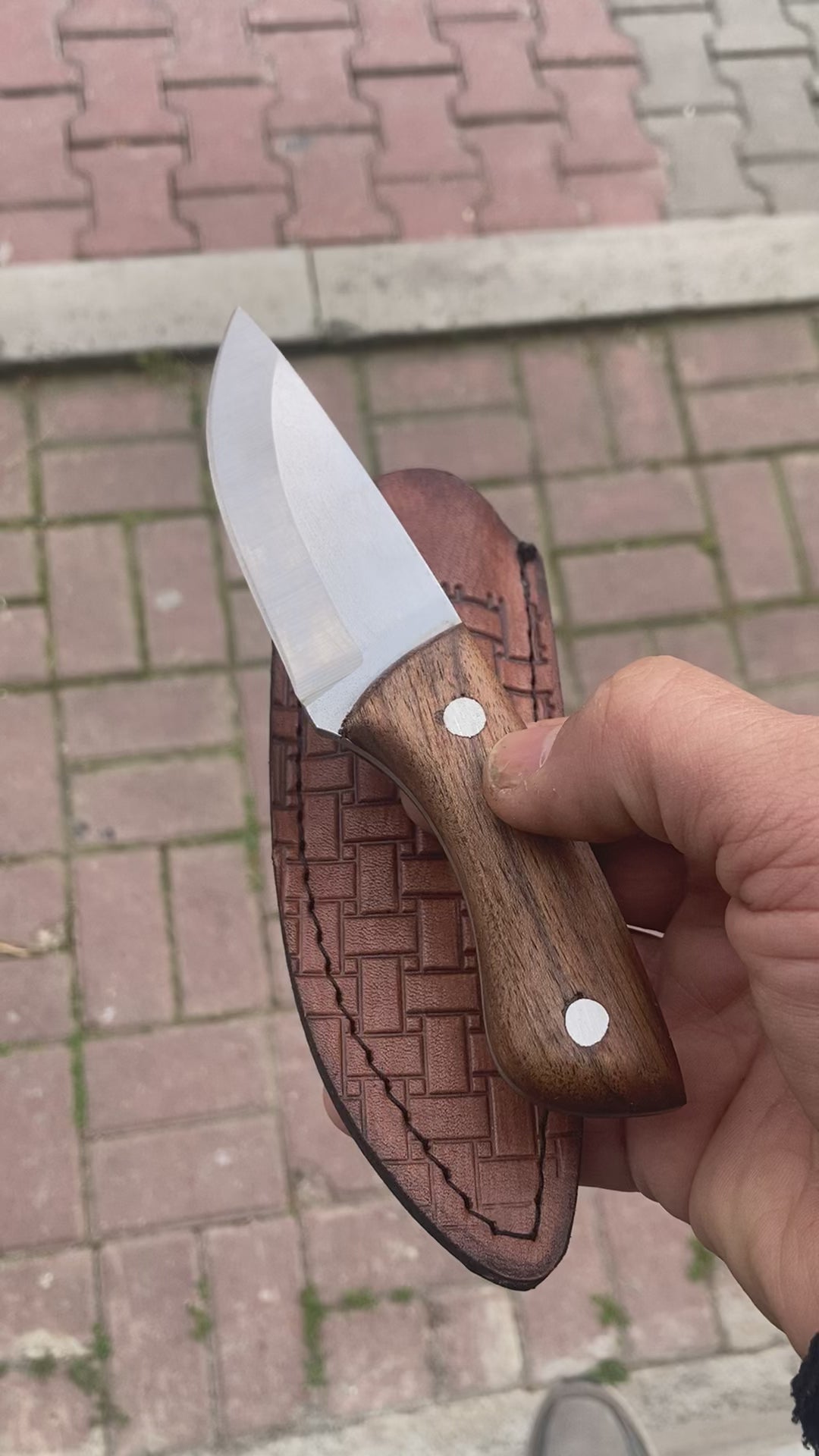 El Yapımı Ceviz Saplı Bushcraft Model 17 CM