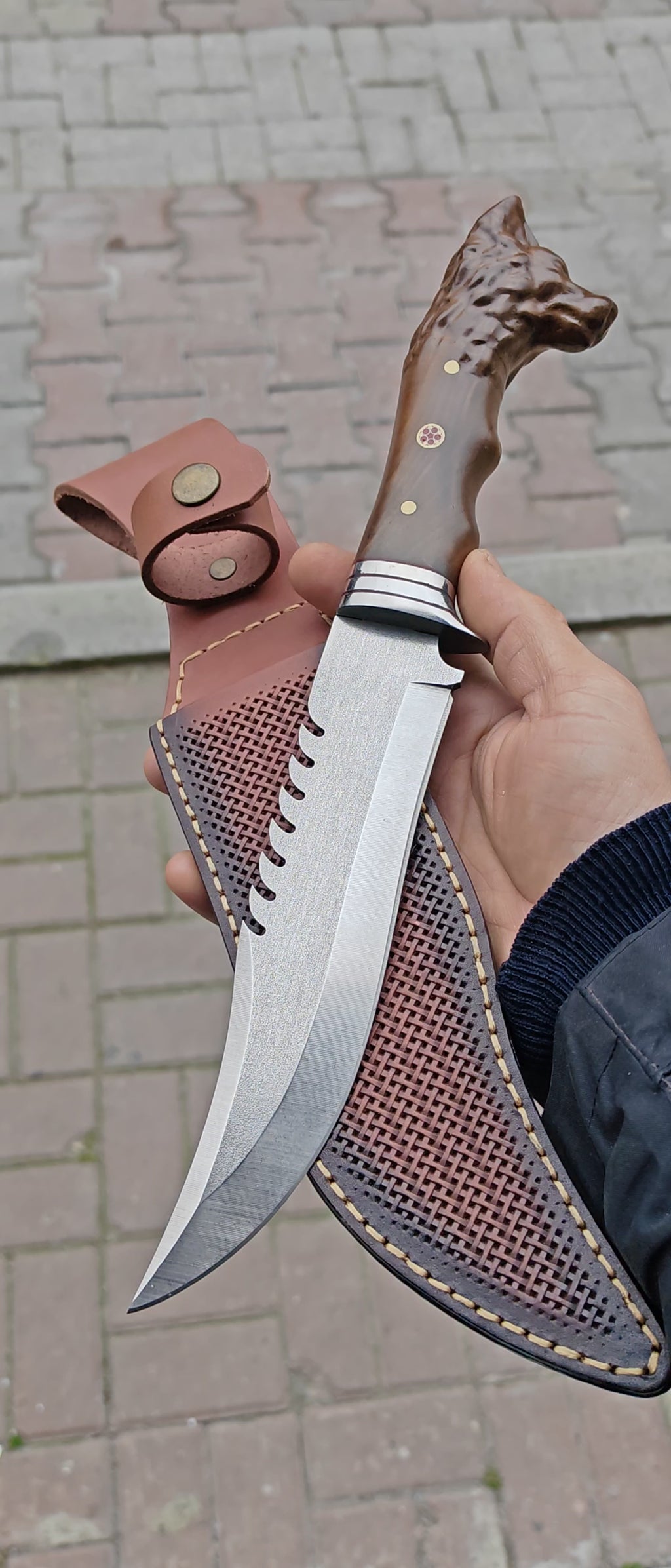 Kurt Başlı Tırtıklı Av ve Kamp Bicaği 33 CM