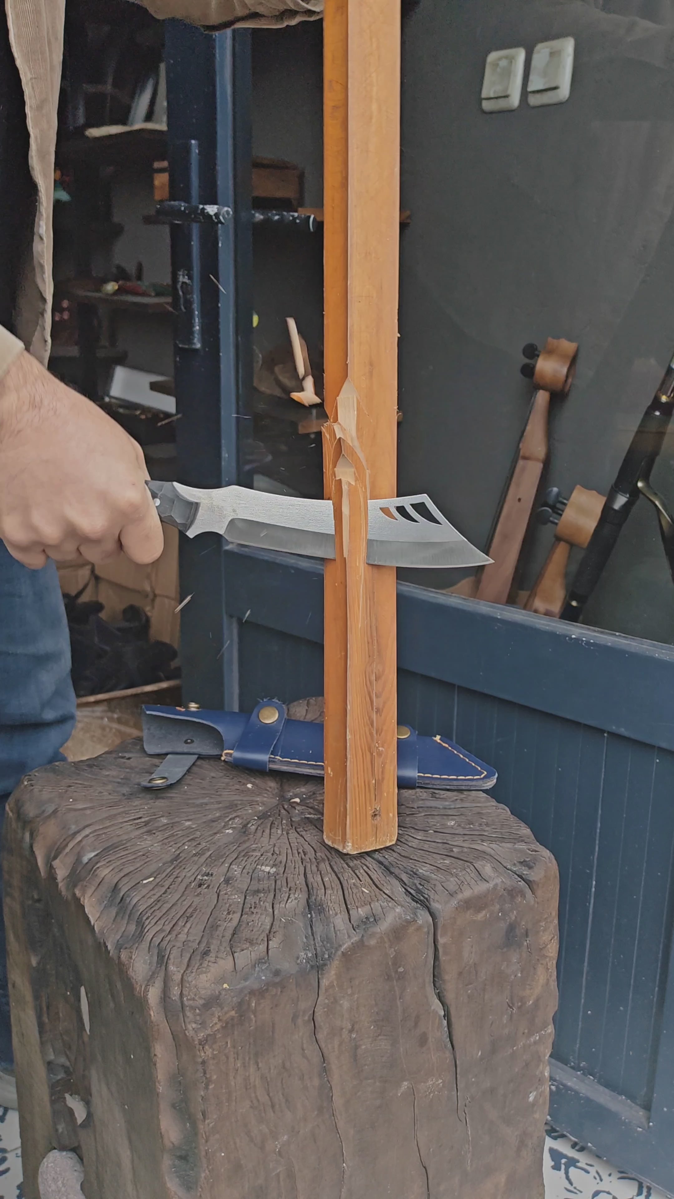 Kompakt Sap 30 CM Yatay ve Dikey Konumlu Hakiki Deri Kılıflı Outdoor Av ve Kamp Bıçağı