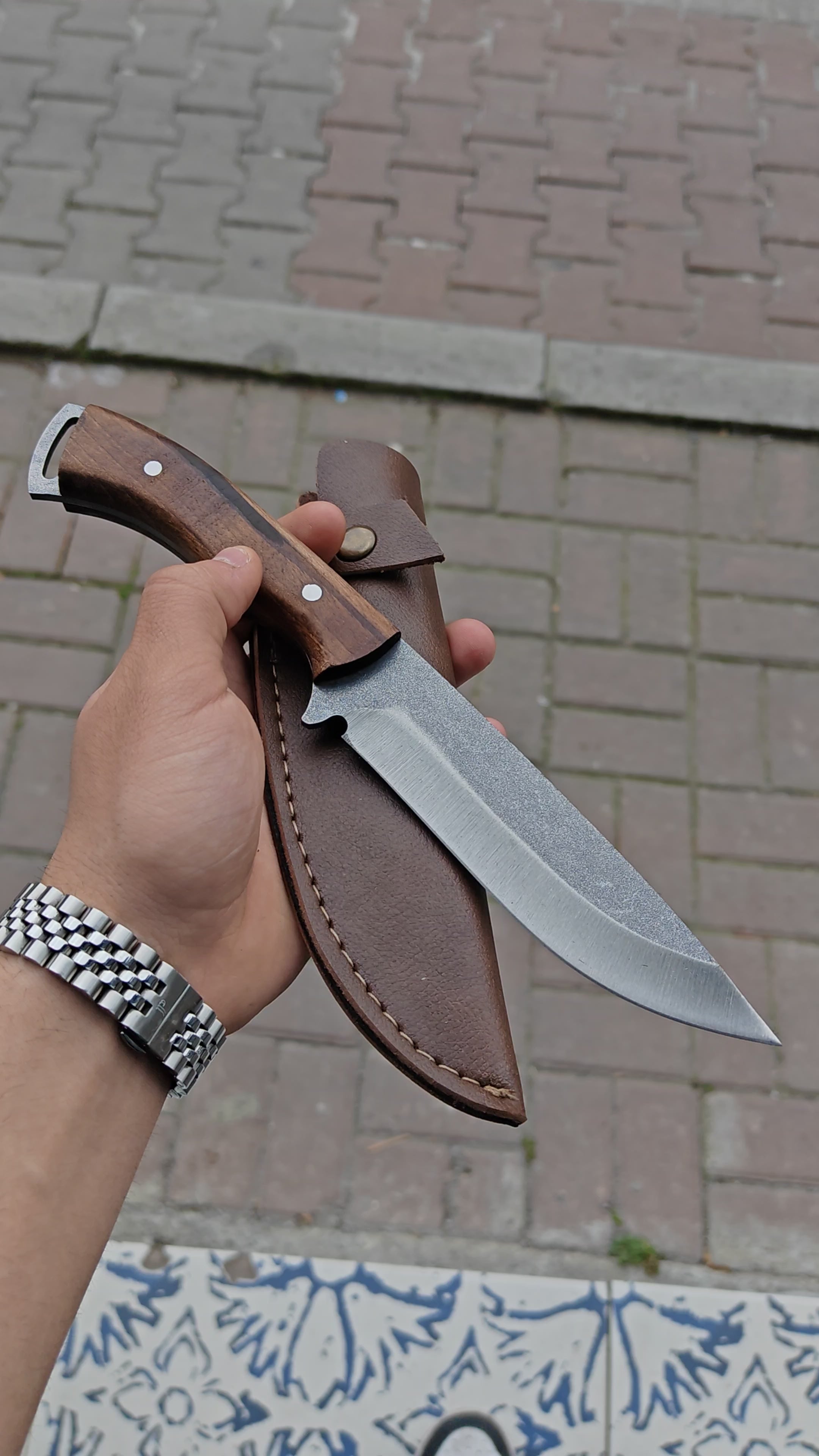 El Yapımı Bushcraft Kamp Bıçağı – 26 cm Ceviz Sap Outdoor Bıçak