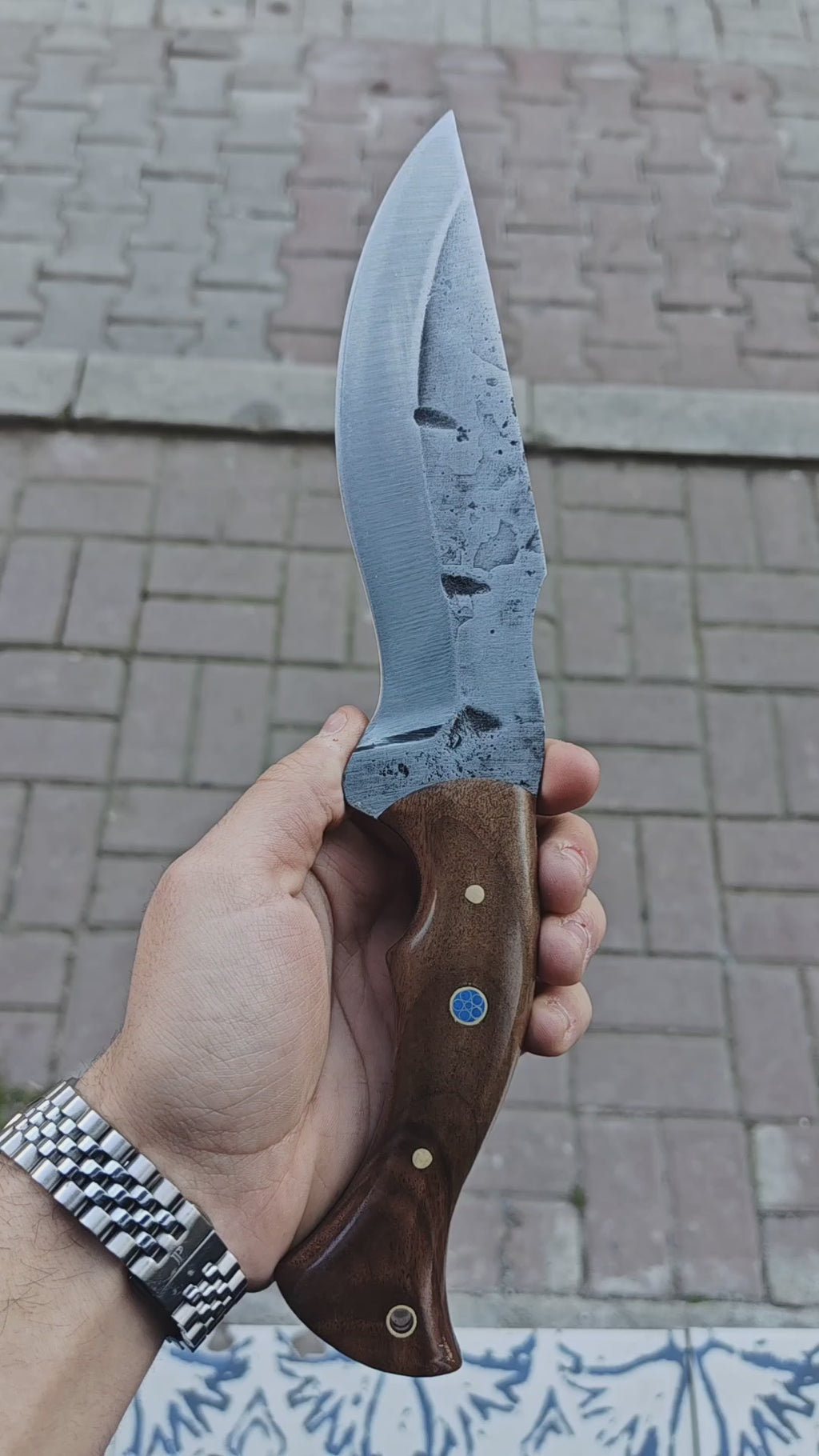 El Yapımı Dövme Karbon Çelik Av Bıçağı Ceviz Sap Model 30 cm Avcı Bıçağ