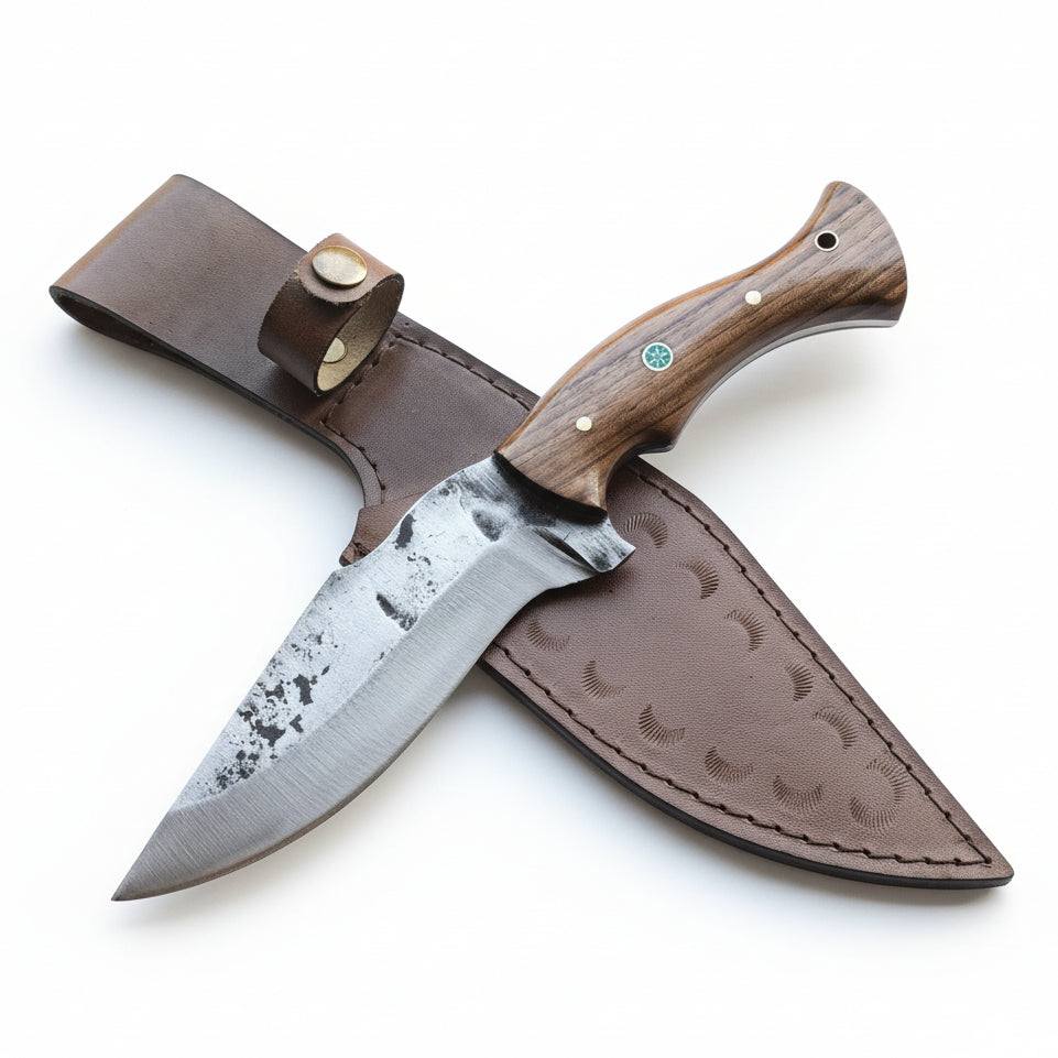 El Yapımı Dövme Karbon Çelik Av Bıçağı – Ceviz Sap Model 27 cm Avcı Bıçağı